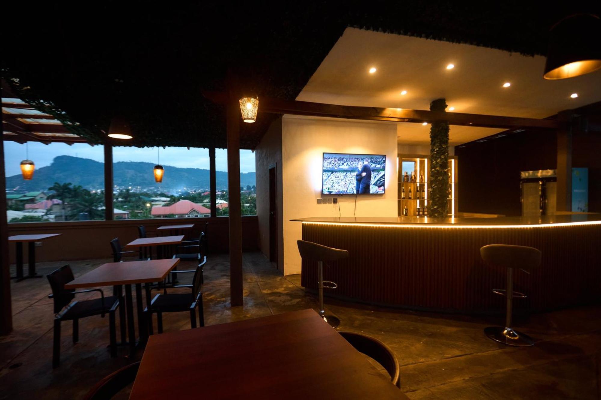 Aiden Homes And Apartments Hotel Koforidua Ngoại thất bức ảnh
