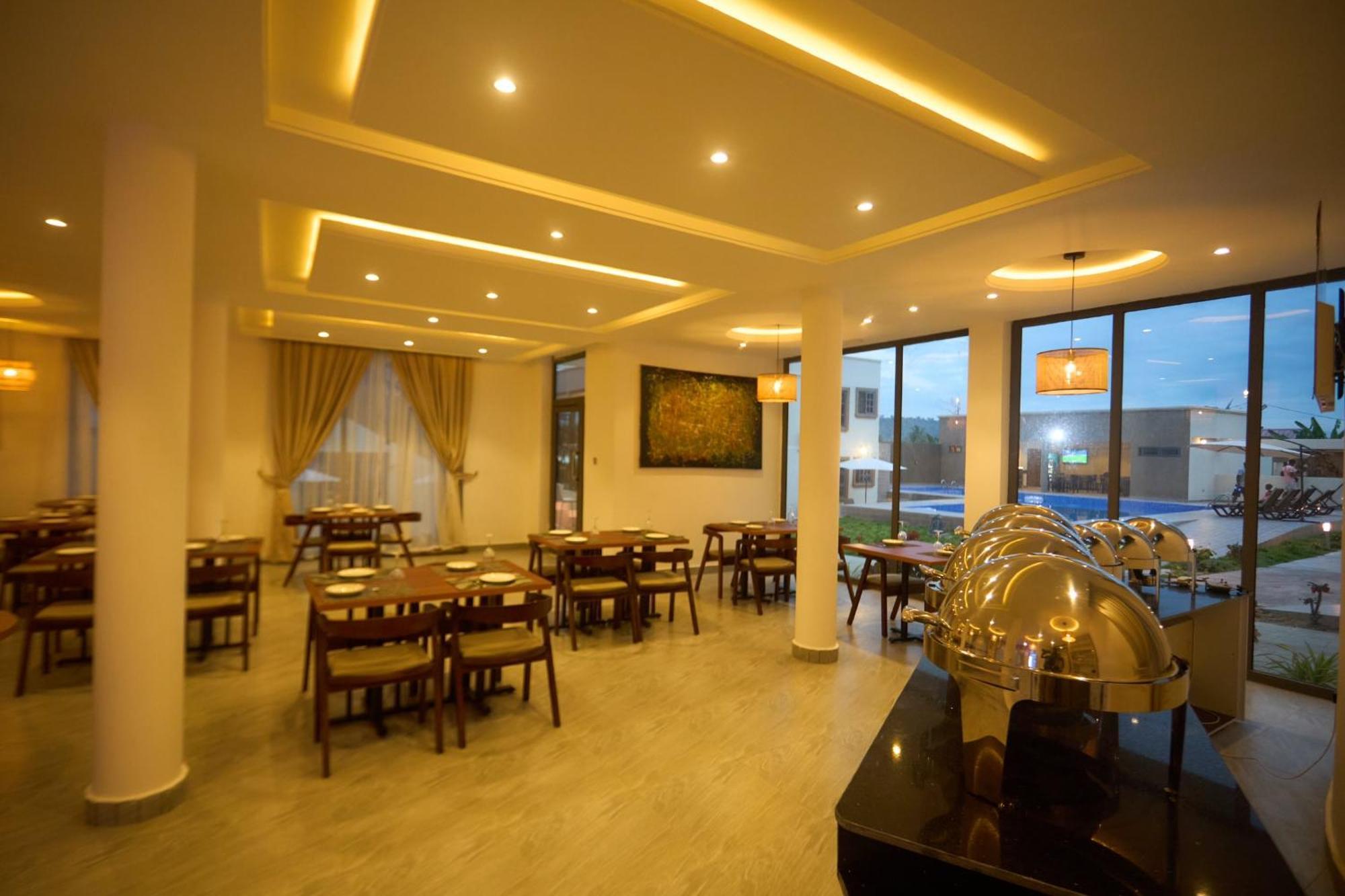 Aiden Homes And Apartments Hotel Koforidua Ngoại thất bức ảnh