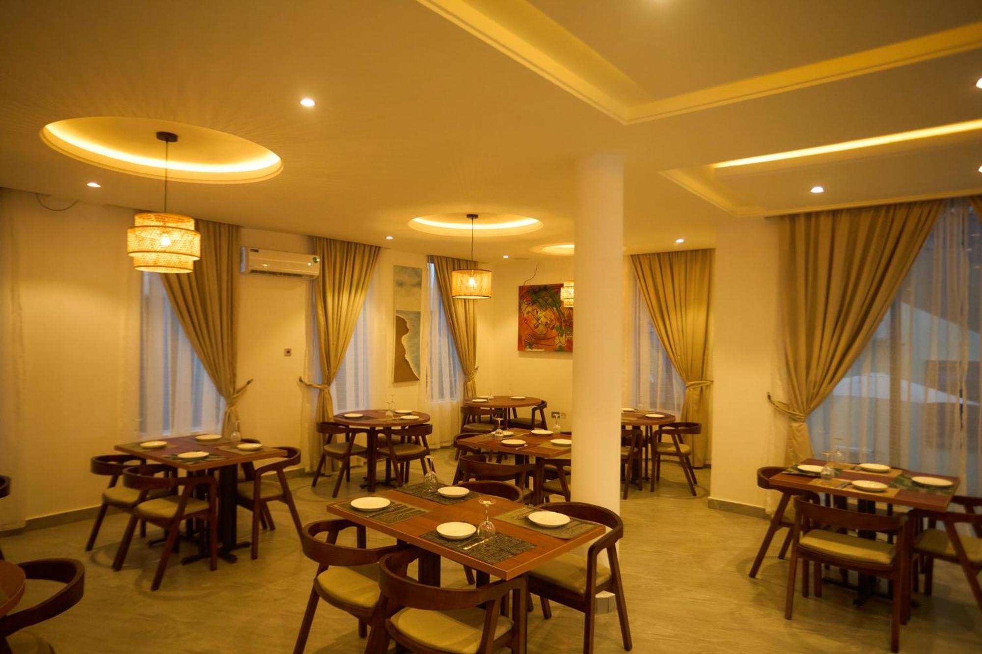 Aiden Homes And Apartments Hotel Koforidua Ngoại thất bức ảnh