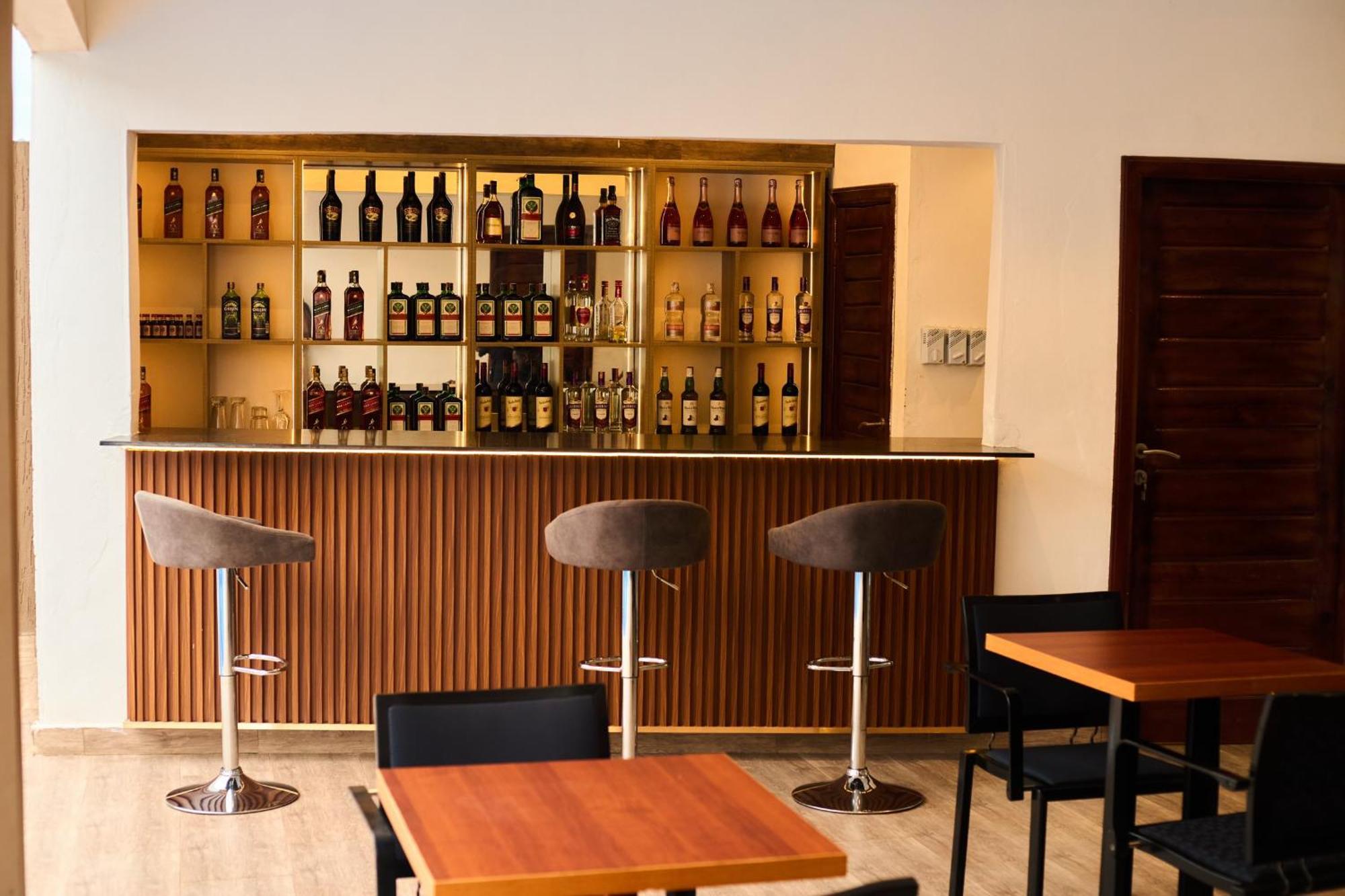 Aiden Homes And Apartments Hotel Koforidua Ngoại thất bức ảnh