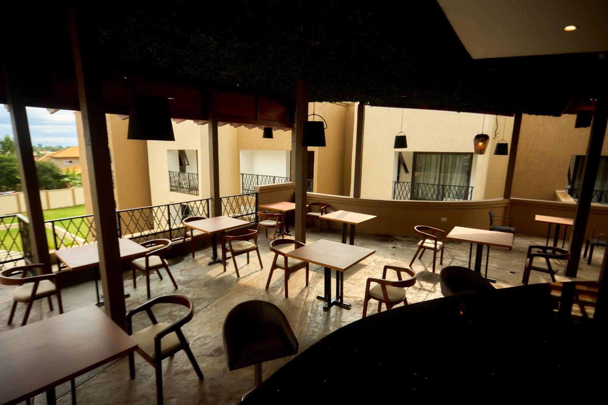 Aiden Homes And Apartments Hotel Koforidua Ngoại thất bức ảnh