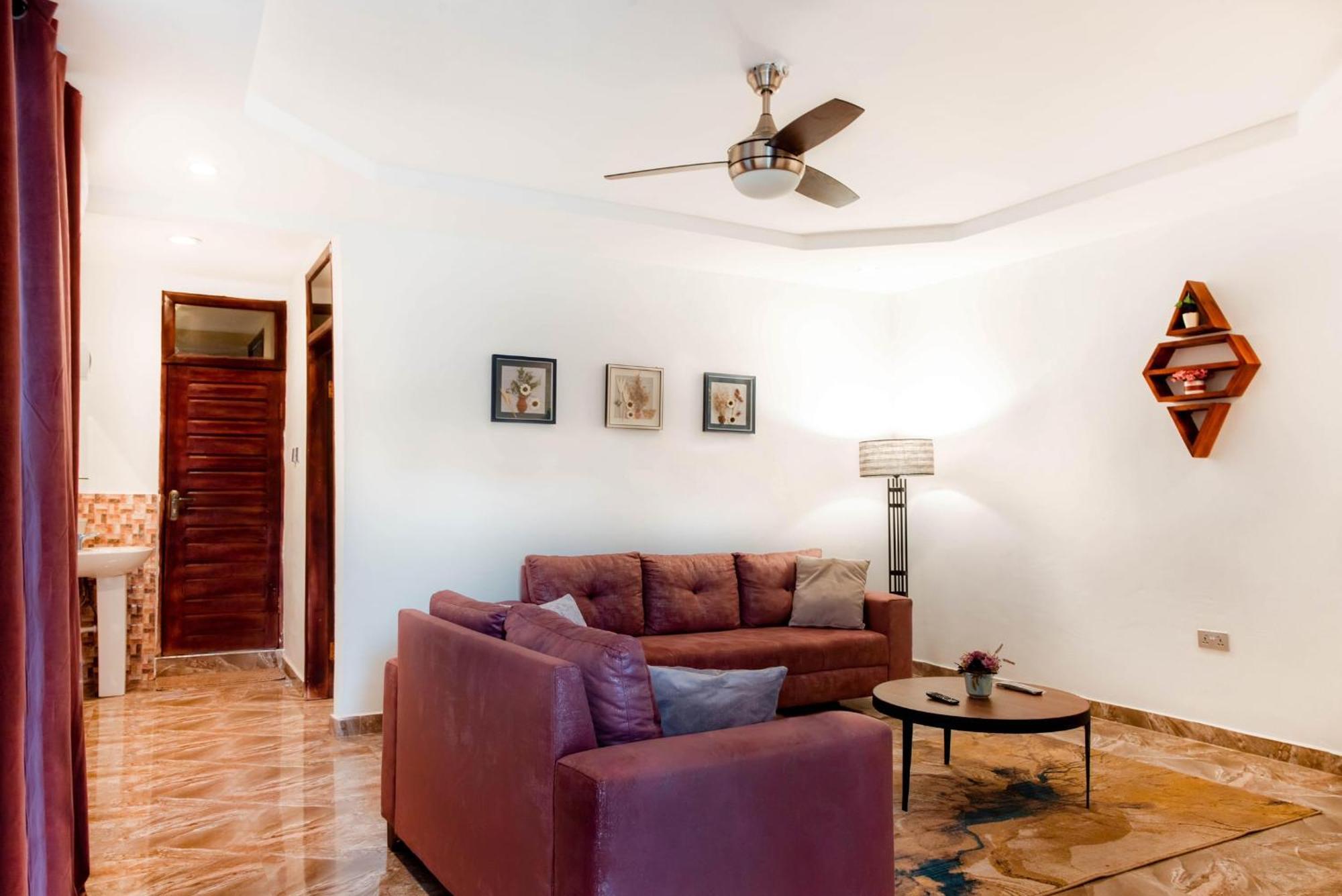 Aiden Homes And Apartments Hotel Koforidua Ngoại thất bức ảnh