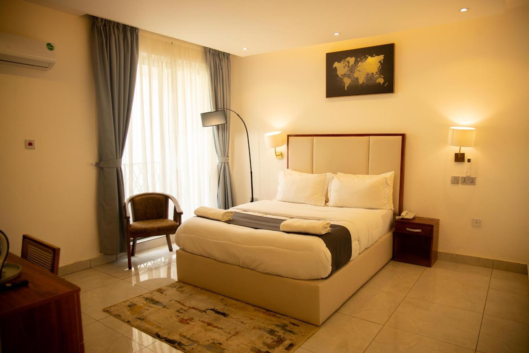 Aiden Homes And Apartments Hotel Koforidua Ngoại thất bức ảnh