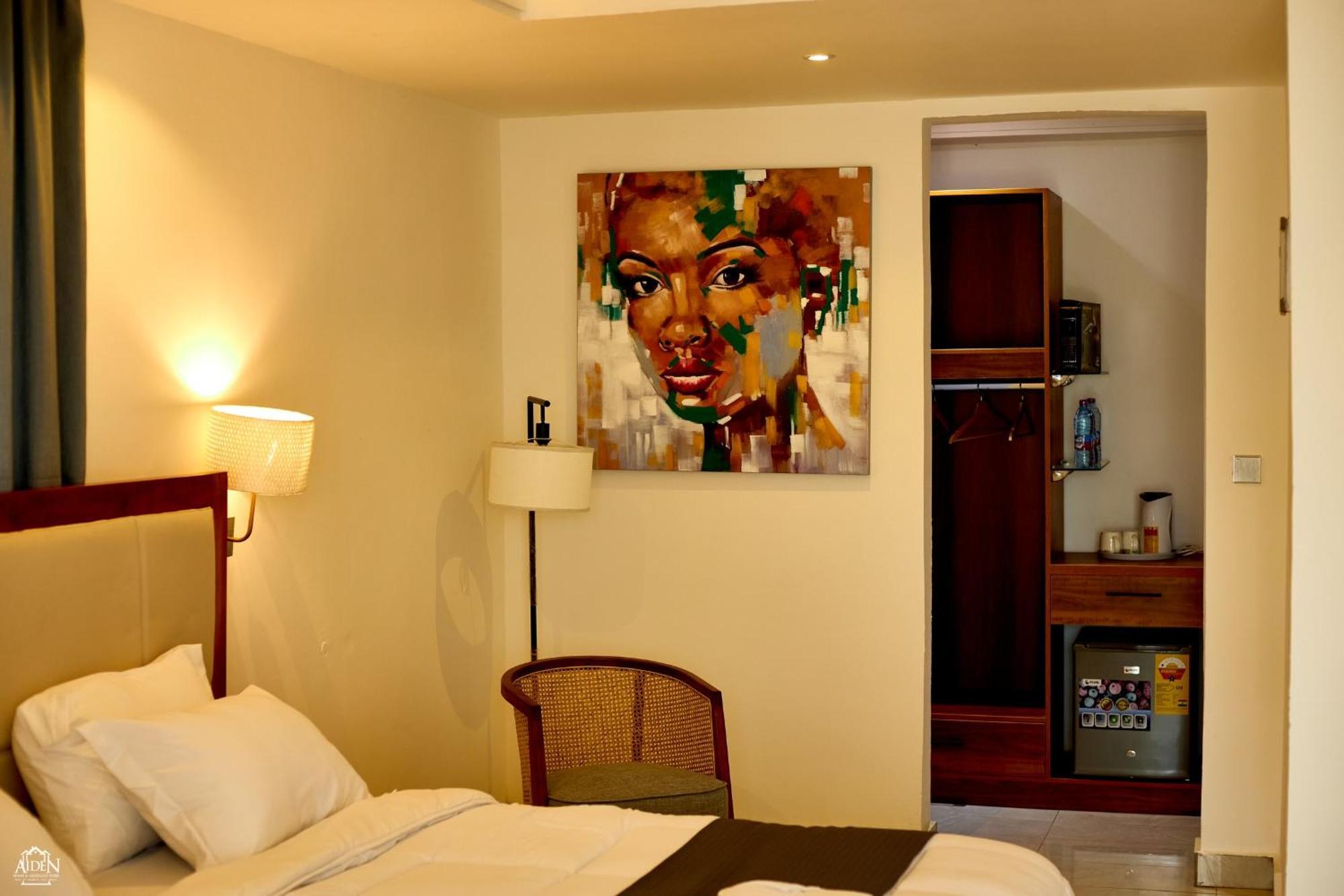 Aiden Homes And Apartments Hotel Koforidua Ngoại thất bức ảnh